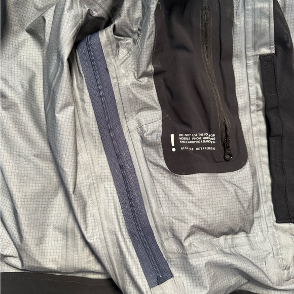 Norrøna women’s ski technical jacket & tech ski pants. - Picture 6 of 15